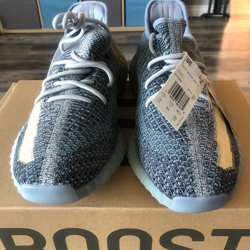 Adidas Yeezy Boost 350 V2 Ash Blue - Picture 4 of 9